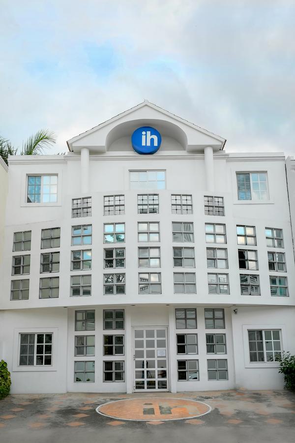 International House Hotel